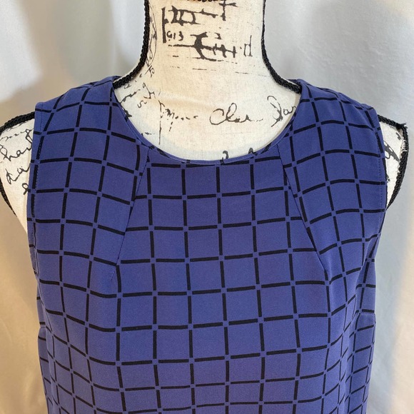 Saint Tropez West Woman's Crew Neck Sleeveless Zipper Back Blouse Sz M - Picture 4 of 9